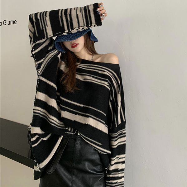 2021 new autumn loose irregular stripe neck knit long sleeve simple personality veut, Black
2021 new autumn loose irregular stripe neck knit long sleeve simple personality veut, Black