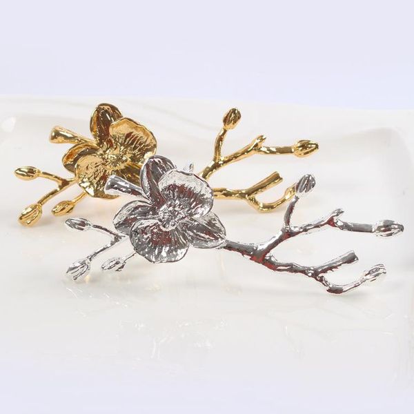 napkin rings chinese creative plum blossom buckle cloth ring model room table decoration wedding
napkin rings chinese creative plum blossom buckle cloth ring model room table decoration wedding
