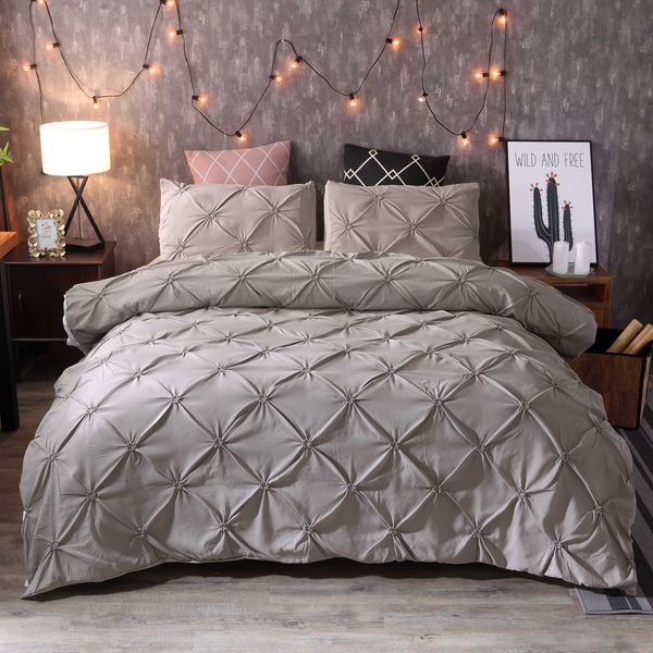 luxury pinch pleat bedding comforter bedding sets bed linen duvet cover set pillowcases bedding  king size bedclothes c0223 
luxury pinch pleat bedding comforter bedding sets bed linen duvet cover set pillowcases bedding  king size bedclothes c0223