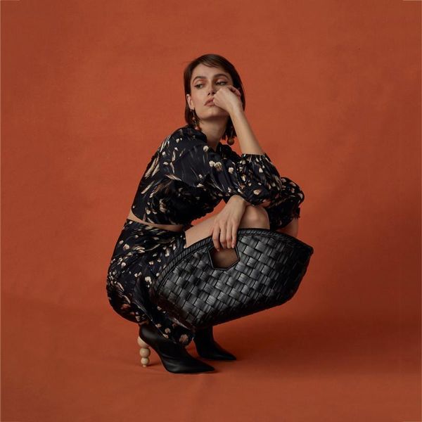 evening bags 2021 european and american fashion temperament woven handbag personalized simple large capacity bag women's
evening bags 2021 european and american fashion temperament woven handbag personalized simple large capacity bag women's