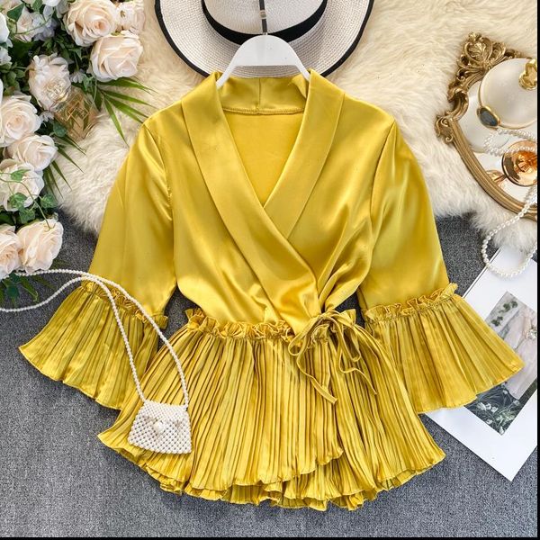 2021 new women blouse v neck poplin three quarter flare sleeves slim blouse ladies casual flounced solid draped shirt, White
2021 new women blouse v neck poplin three quarter flare sleeves slim blouse ladies casual flounced solid draped shirt, White
