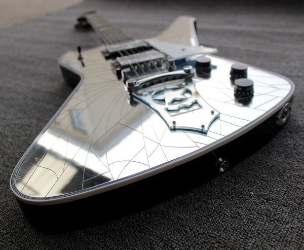wash crack mirror iceman paul stanley signature electric guitar star shape tailpiece, abalone & white pearl block inlay
wash crack mirror iceman paul stanley signature electric guitar star shape tailpiece, abalone & white pearl block inlay