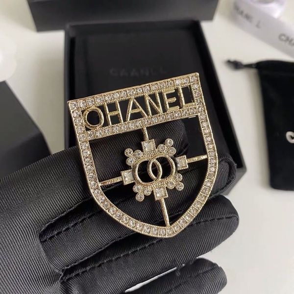 korean shield brooch small fragrance casual black sweater suit badge cd home with new style5, Gray
korean shield brooch small fragrance casual black sweater suit badge cd home with new style5, Gray