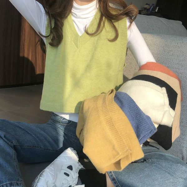 2021 new solid women knitted vest vintage soft v neck pullover loose sleeveless sweater female spring autumn outwear 2qj8, White;black
2021 new solid women knitted vest vintage soft v neck pullover loose sleeveless sweater female spring autumn outwear 2qj8, White;black