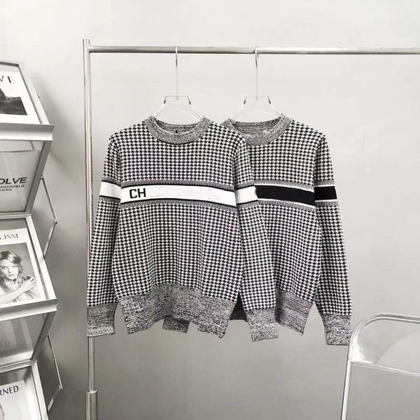 in early autumn 21st century, the new qianniao lattice letter jacquard knitted round neck leisure loose long sleeve sweater,, White;black
in early autumn 21st century, the new qianniao lattice letter jacquard knitted round neck leisure loose long sleeve sweater,, White;black