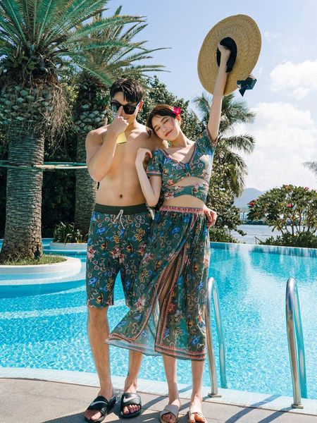 2021 new couple swimwear skirt summer dress bikinis set retro bikini swimsuits women bathing suits lovers swimsuit 
2021 new couple swimwear skirt summer dress bikinis set retro bikini swimsuits women bathing suits lovers swimsuit