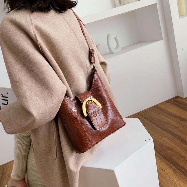 hbp texture small women's 202 new fashion temperament shoulder autumn and winter black ins messenger bag
hbp texture small women's 202 new fashion temperament shoulder autumn and winter black ins messenger bag
