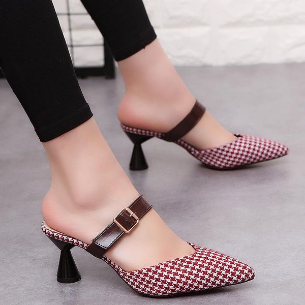 slippers 2021 summer high-heeled baotou shallow mouth female sandals shaped with belt buckle, Black
slippers 2021 summer high-heeled baotou shallow mouth female sandals shaped with belt buckle, Black