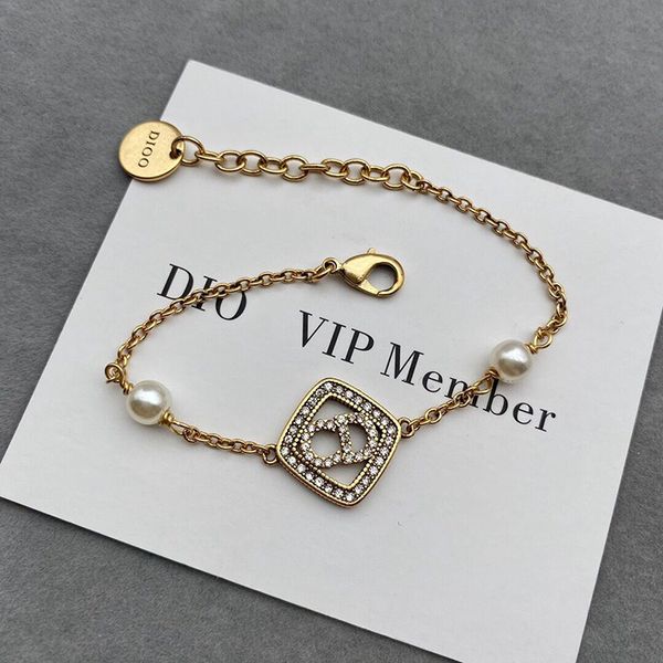 dijia / dejia 21 new fashion square cd letter full diamond pearl temperament women's bracelet, Golden;silver
dijia / dejia 21 new fashion square cd letter full diamond pearl temperament women's bracelet, Golden;silver