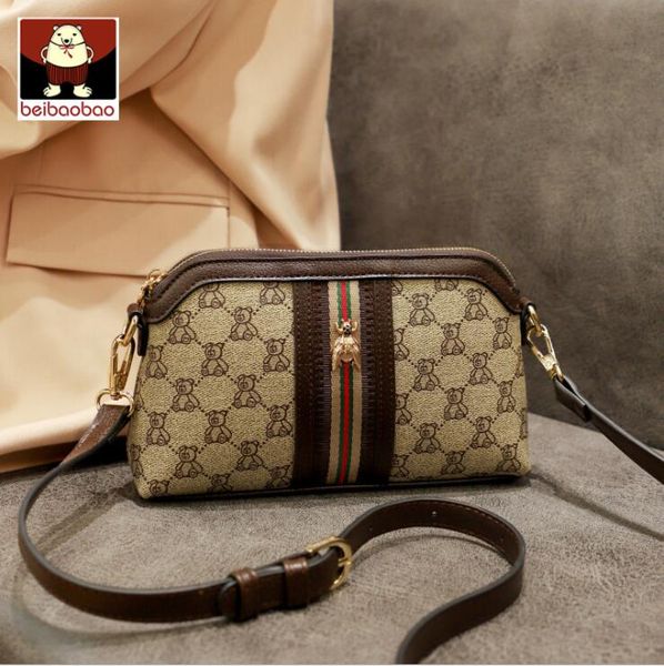 Factory wholesale brand women leather bag high quality printed large storage wallets retro contrast color shell bags street trend striped womens purses, Beige(boutique box)
Factory wholesale brand women leather bag high quality printed large storage wallets retro contrast color shell bags street trend striped womens purses, Beige(boutique box)