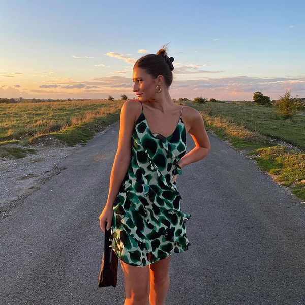 2020 european and american new fall womens clothing fashion v-neck leopard print ruffled backless slip dress dress female ghyg, White;black
2020 european and american new fall womens clothing fashion v-neck leopard print ruffled backless slip dress dress female ghyg, White;black