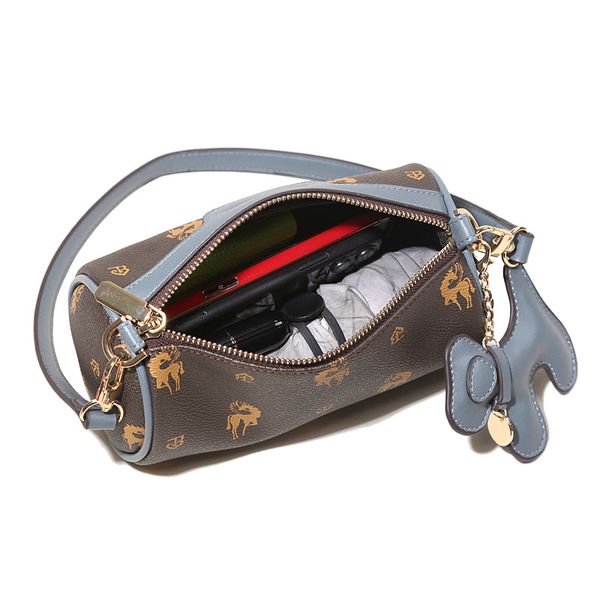 designer summer underarm bag 2021 womens fashionable all-match crossbody retro minority advanced design texture western style women
designer summer underarm bag 2021 womens fashionable all-match crossbody retro minority advanced design texture western style women