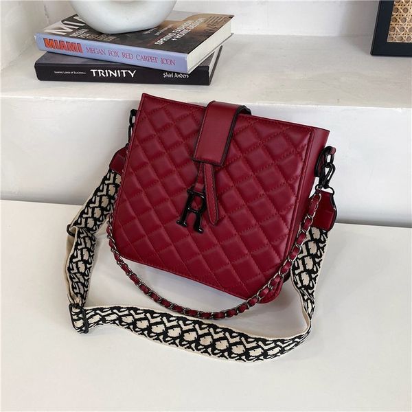 factory direct sale 75% off autumn and winter large capacity female 2021 new net red single shoulder ins messenger bucket bags
factory direct sale 75% off autumn and winter large capacity female 2021 new net red single shoulder ins messenger bucket bags