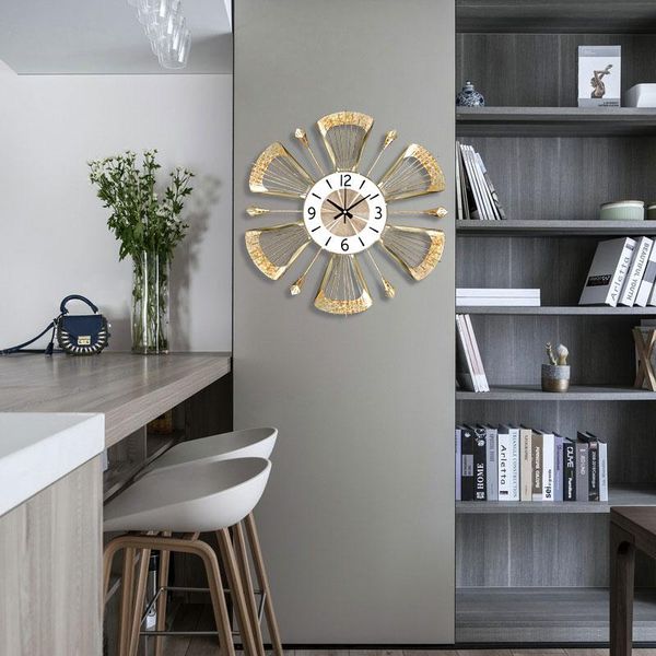 metal mute wall clock living room decoration creative simple clock light luxury art nordic home decor wall modern design
metal mute wall clock living room decoration creative simple clock light luxury art nordic home decor wall modern design