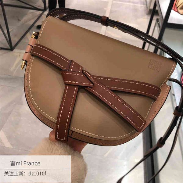 handbag hookloewe / luo yiwei women's gate butterfly triangle saddle mosaic color messenger single shoulder bagluggage tag
handbag hookloewe / luo yiwei women's gate butterfly triangle saddle mosaic color messenger single shoulder bagluggage tag