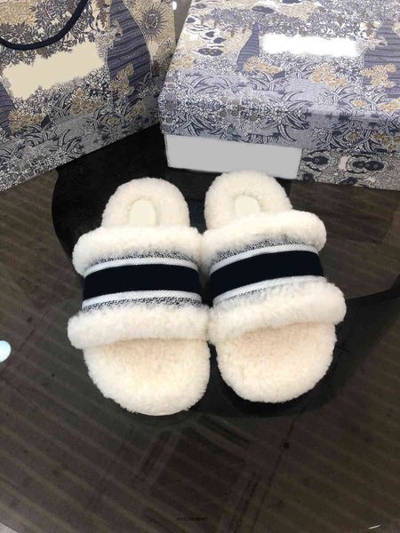luxury letter embroidered plush slippers with soft skin friendly and anti-skid outsole in genuine leather, Black
luxury letter embroidered plush slippers with soft skin friendly and anti-skid outsole in genuine leather, Black