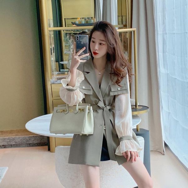 tiktok red, the same color, small suit, 2021 new style of stitching gauze, all match suit., White;black
tiktok red, the same color, small suit, 2021 new style of stitching gauze, all match suit., White;black