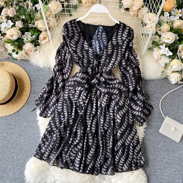 casual dresses hollow female singrain with no back dressed autumn long sleeve v neck the line korean dress chiffon print 92si, Black;gray
casual dresses hollow female singrain with no back dressed autumn long sleeve v neck the line korean dress chiffon print 92si, Black;gray