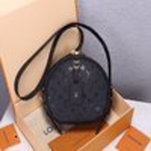 libobo6_1 5guz m45167 backpacks handbags iconic handles shoulder bags totes cross body bag clutches evening oxidized leather business, Red;black
libobo6_1 5guz m45167 backpacks handbags iconic handles shoulder bags totes cross body bag clutches evening oxidized leather business, Red;black