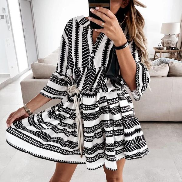 casual dresses 2021 summer vintage print v-neck half sleeve dress for women button loose bohemia beach holiday a-line vestido, Black;gray
casual dresses 2021 summer vintage print v-neck half sleeve dress for women button loose bohemia beach holiday a-line vestido, Black;gray