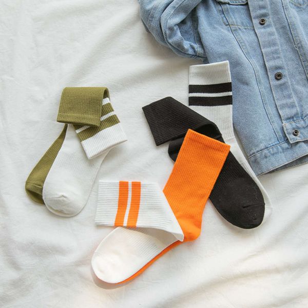 2021children korean women's hosiery harajuku autumn and winter two bar long cotton college style ab medium tube socks, Black;white
2021children korean women's hosiery harajuku autumn and winter two bar long cotton college style ab medium tube socks, Black;white