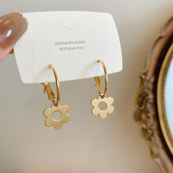 dangle & chandelier small flower ear buckle metal temperament simple earrings dongdaemun south korea's net red design, Silver
dangle & chandelier small flower ear buckle metal temperament simple earrings dongdaemun south korea's net red design, Silver