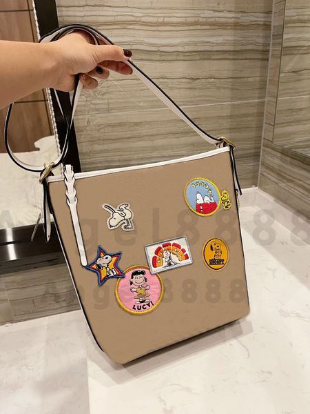 fashion shoulder shopping luxury designer brand hobo bags handbags totes purse phone bag letter womens cross body wallet vintage lady casual
fashion shoulder shopping luxury designer brand hobo bags handbags totes purse phone bag letter womens cross body wallet vintage lady casual