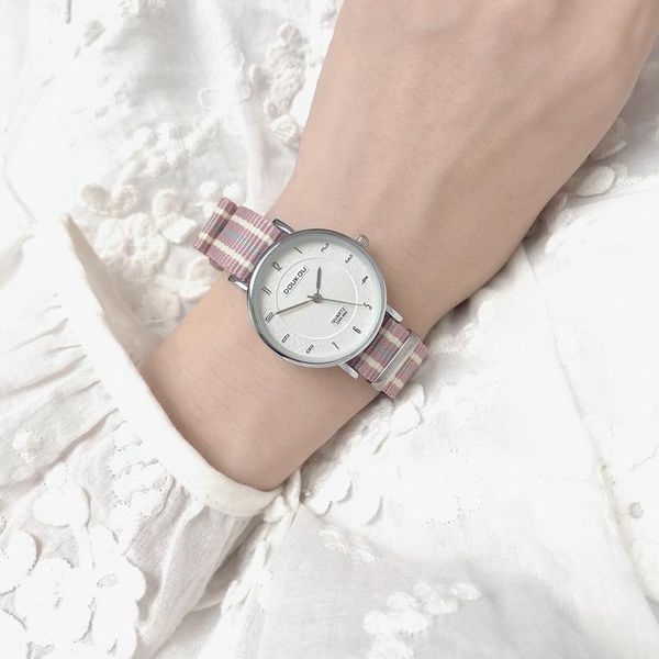 wristwatches women fashion stripe nylon strap watches number dial simple summer style ladies casual female quartz clock gifts, Slivery;brown
wristwatches women fashion stripe nylon strap watches number dial simple summer style ladies casual female quartz clock gifts, Slivery;brown