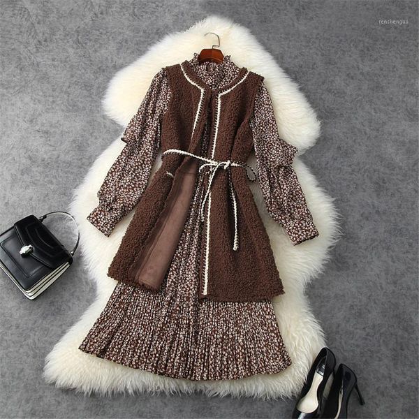 arrivals women autumn winter fur jacket and ruffled collar print vintage pleated dress 2 piece set casual dresses, Black;gray
arrivals women autumn winter fur jacket and ruffled collar print vintage pleated dress 2 piece set casual dresses, Black;gray