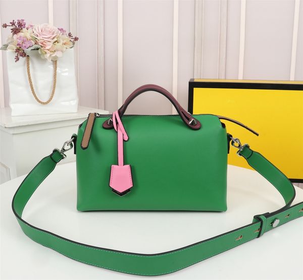 luxury brand exclusive custom package bag elegant texture wen wan senior leopard grain design artistic letters fashion
luxury brand exclusive custom package bag elegant texture wen wan senior leopard grain design artistic letters fashion