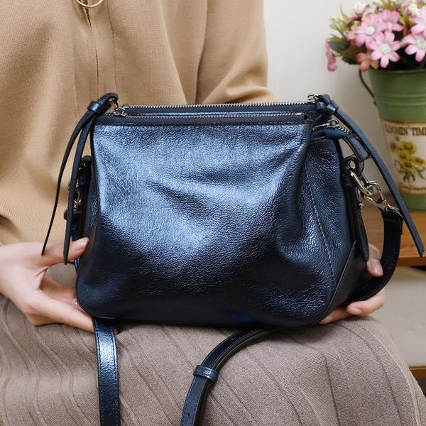 evening bags 2021 shoulder bag women winter simple leather messenger luxury fashionable golden color female tote travel wallet
evening bags 2021 shoulder bag women winter simple leather messenger luxury fashionable golden color female tote travel wallet
