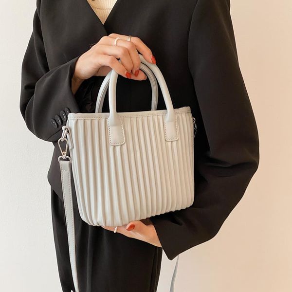 evening bags fashion texture shoulder bag brand design pleated crossbody women simple wallet all-match luxury messenger handbag
evening bags fashion texture shoulder bag brand design pleated crossbody women simple wallet all-match luxury messenger handbag