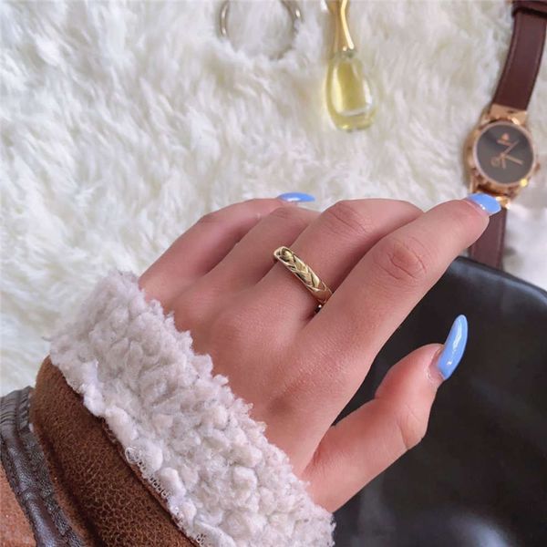 hbp fashion korean personalized ins diamond plaid plated gold silver narrow lovers ring
hbp fashion korean personalized ins diamond plaid plated gold silver narrow lovers ring