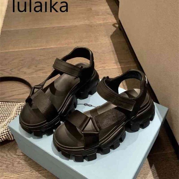 2021 summer new sports daddy sandals women wild thick-soled sponge cake velcro luxury brand design 35-39 size, Black
2021 summer new sports daddy sandals women wild thick-soled sponge cake velcro luxury brand design 35-39 size, Black