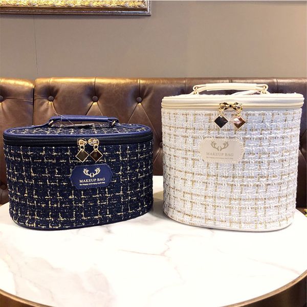 cosmetic bag large capacity portable s storage box 2021 water release emulsion advanced feel cylinder
cosmetic bag large capacity portable s storage box 2021 water release emulsion advanced feel cylinder