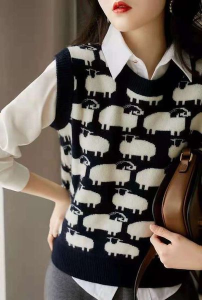 college style cashmere sweater women's round neck vest knitted in autumn winter wool small waistcoat, White
college style cashmere sweater women's round neck vest knitted in autumn winter wool small waistcoat, White
