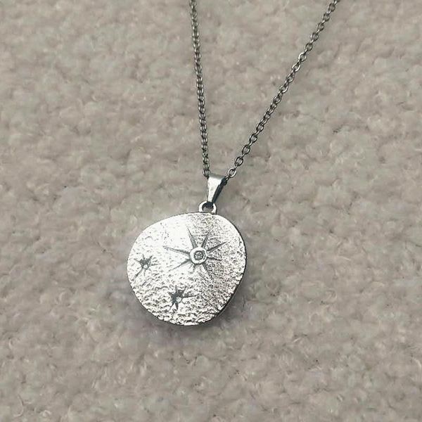 pendant necklaces autumn product/wholesale 10 pieces/double-sided starlight round stainless steel die-cast fashion necklace, good luck, Silver
pendant necklaces autumn product/wholesale 10 pieces/double-sided starlight round stainless steel die-cast fashion necklace, good luck, Silver