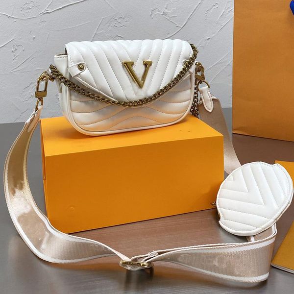 gold chain crossbody bag women straddle flip shoulder handbag stripes genuine leather quality small round zero wallet, Black;red
gold chain crossbody bag women straddle flip shoulder handbag stripes genuine leather quality small round zero wallet, Black;red