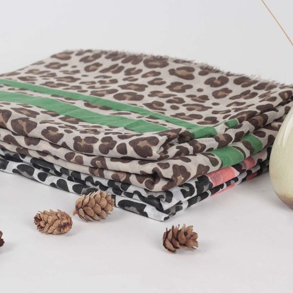 2020 spring and autumn season east gate net red wind warm shawl two colors available leopard scarf neck, Blue;black
2020 spring and autumn season east gate net red wind warm shawl two colors available leopard scarf neck, Blue;black