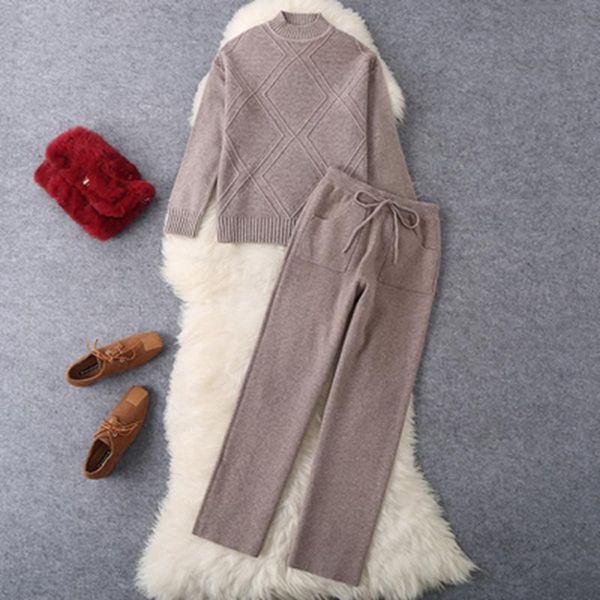 women's two piece pants autumn and winter knitted two-piece fashion solid color half-high collar pullover blouse + tether wide-leg pant, White
women's two piece pants autumn and winter knitted two-piece fashion solid color half-high collar pullover blouse + tether wide-leg pant, White