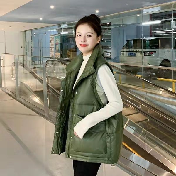 2021 korean autumn and winter leisure solid color women's down fashion warm large pocket lightweight vest, Black
2021 korean autumn and winter leisure solid color women's down fashion warm large pocket lightweight vest, Black