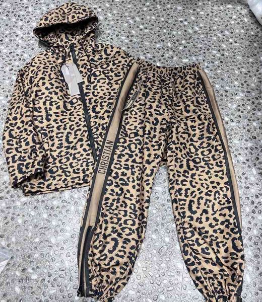 wholesale custom 70% off family spring and summer pattern old series full jacquard hooded zipper jacket casual pants set, White
wholesale custom 70% off family spring and summer pattern old series full jacquard hooded zipper jacket casual pants set, White