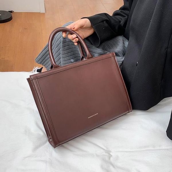 large-capacity handbag 2021 spring/summer trendy fashion women's bag autumn and winter texture one-shoulder messenger bags
large-capacity handbag 2021 spring/summer trendy fashion women's bag autumn and winter texture one-shoulder messenger bags