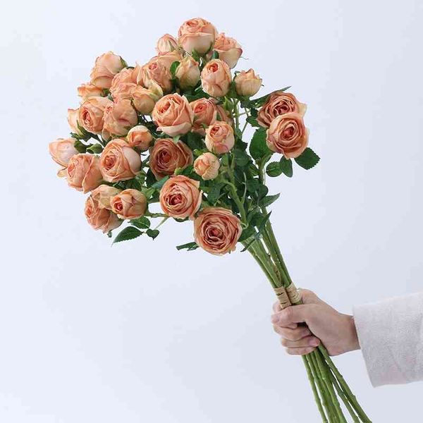 european style barbecued home decoration false flower wedding hand holding burnt edge simulation rose
european style barbecued home decoration false flower wedding hand holding burnt edge simulation rose