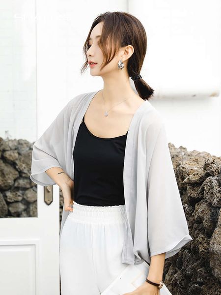 luxury / summer sunscreen spring women's 9 cardigan 3 2021 sleeve short with white chiffon loose shawl shirt and thin coat 2021
luxury / summer sunscreen spring women's 9 cardigan 3 2021 sleeve short with white chiffon loose shawl shirt and thin coat 2021