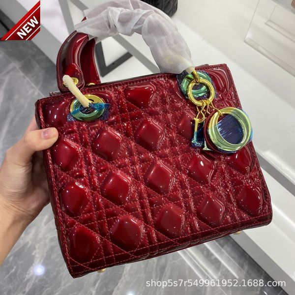 dai fei bag mirror high gloss lacquer leather hand-held letter hanging pendant embroidered thread lattice pattern single shoulder messenger
dai fei bag mirror high gloss lacquer leather hand-held letter hanging pendant embroidered thread lattice pattern single shoulder messenger