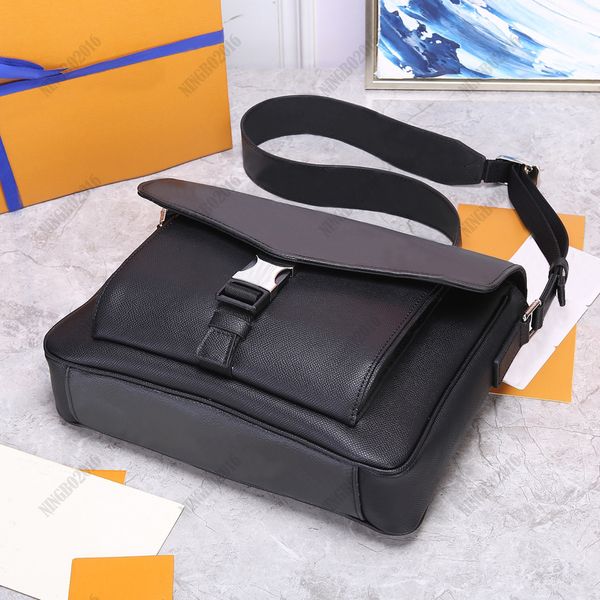men leather briefcase for travel office male single shoulder lapbag crossbody handbags computer messenger bags case work business mens brief
men leather briefcase for travel office male single shoulder lapbag crossbody handbags computer messenger bags case work business mens brief