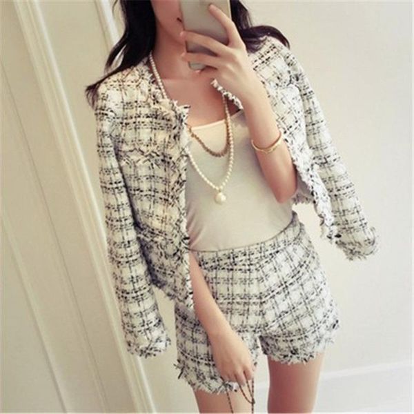 women's tracksuits suit 2021 spring tweed 2 piece set women slim plaid short fashion fringed trim jacket coat + tassels, Gray
women's tracksuits suit 2021 spring tweed 2 piece set women slim plaid short fashion fringed trim jacket coat + tassels, Gray