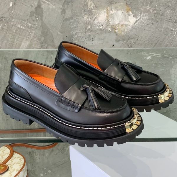 2022 designer women shoes classic thick-soled loafers personalized metal decorative toe simple and trendy women shoe, Black
2022 designer women shoes classic thick-soled loafers personalized metal decorative toe simple and trendy women shoe, Black