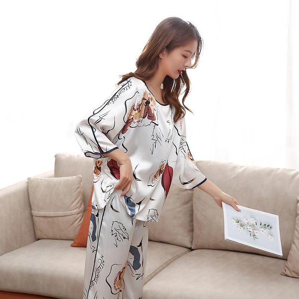 women's sleepwear 2021 spring and autumn bat sleeve pajamas sweet imitated silk fabric cardigan fold-down collar home wear loose-fit tr, Black;red
women's sleepwear 2021 spring and autumn bat sleeve pajamas sweet imitated silk fabric cardigan fold-down collar home wear loose-fit tr, Black;red